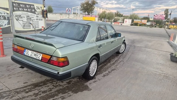 MERCEDES-BENZ 300 1985 — imagine 3