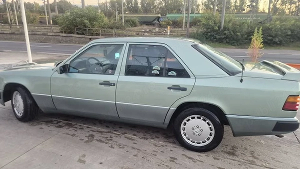 MERCEDES-BENZ 300 1985 — imagine 2