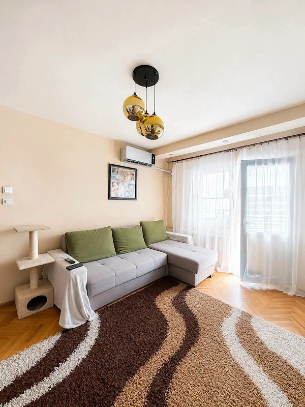 Apartament 3 camere, spațios, etaj 2, zona Lipovei — fotografia 3