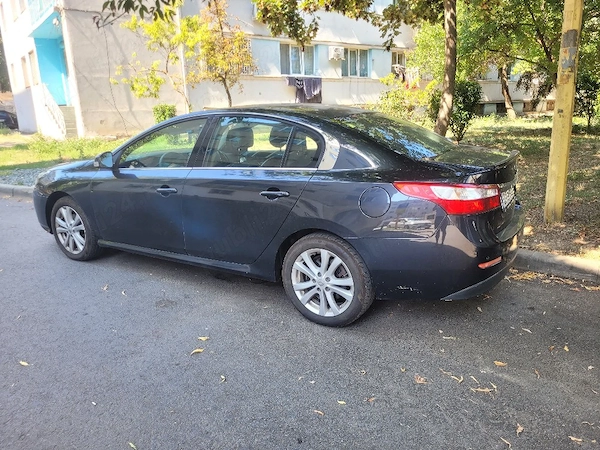 RENAULT Latitude