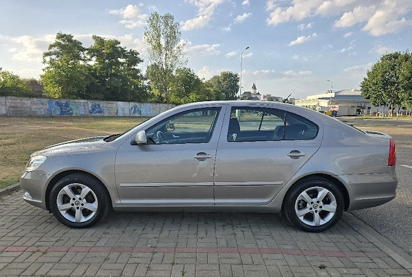 SKODA Octavia 2013 — imagine 3