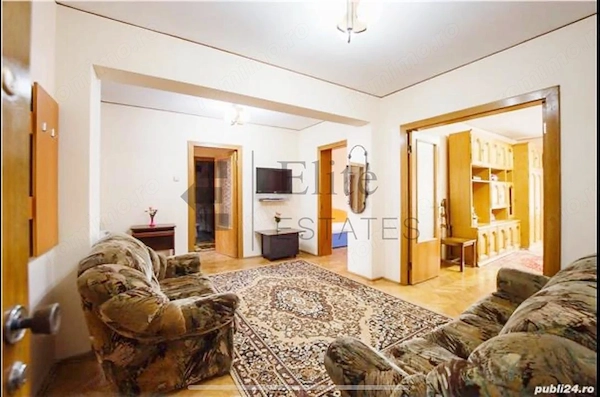 Apartament cu 4 camere de inchiriat pe Pietonala Republicii — fotografia 1