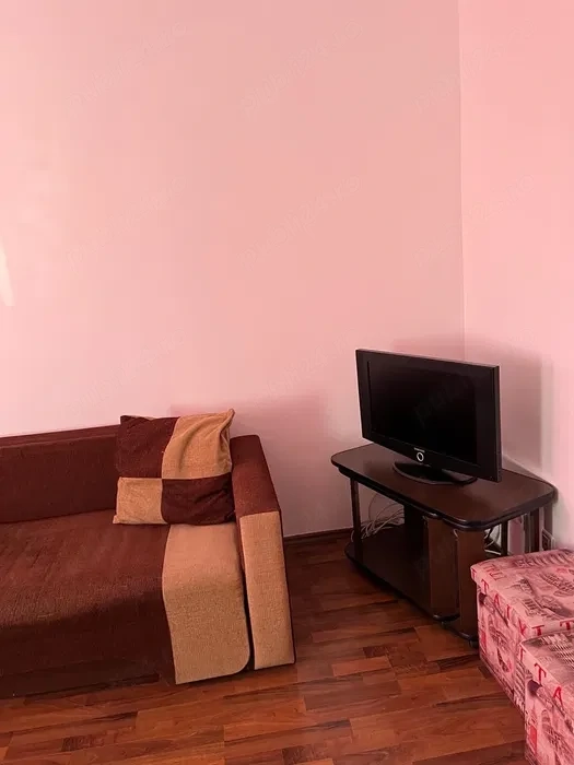garsoniera titan-rasarit de soare-centrala-parcare proprie — fotografia 3