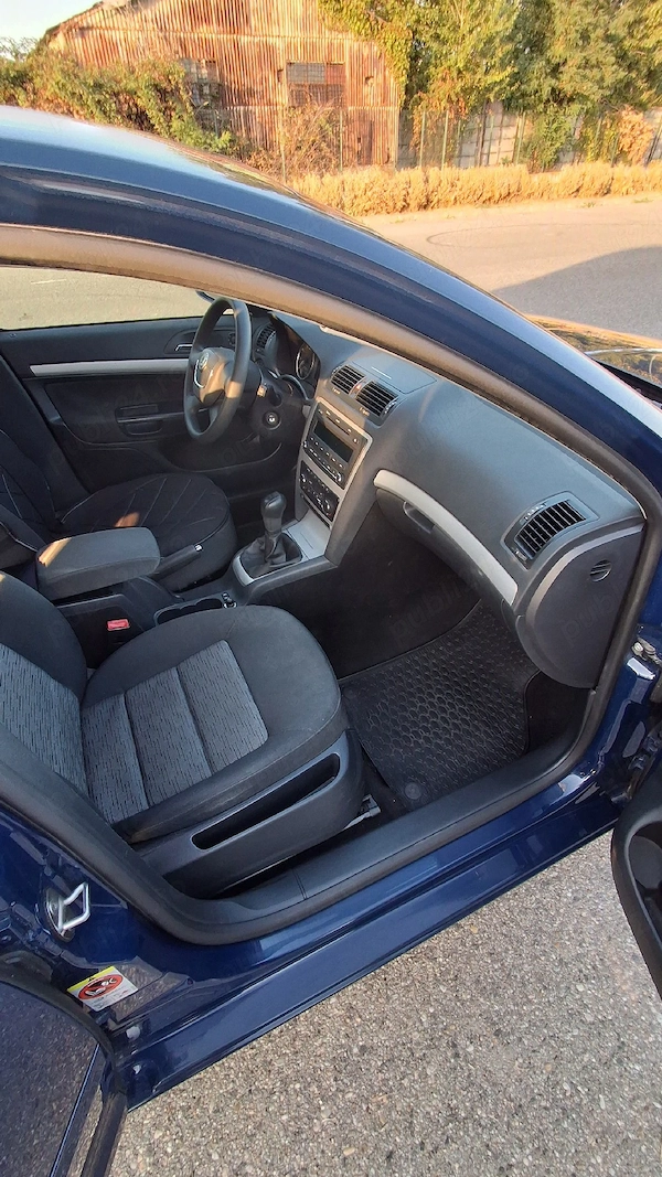 SKODA Octavia 2012 — imagine 10