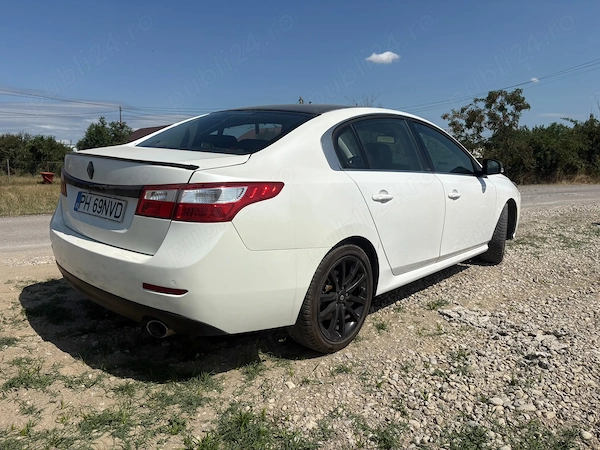 RENAULT Latitude 2011 — imagine 4