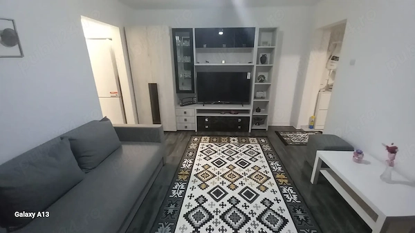 Închiriez ap.2 cam piața Reșița — fotografia 3