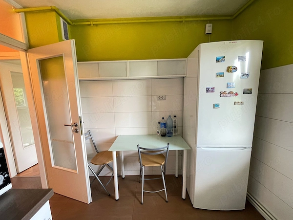 Închiriez apartament 3 camere zona spitalului Județean — fotografia 3