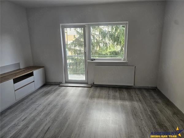 Apartament cu 2 camere, parcare, Lenin, Sfantu Gheorghe — fotografia 1