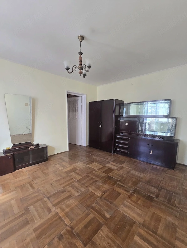 Direct Proprietar | Apartament 2 Camere - Bulevardul Revoluției | Etaj 2 | Negociabil — fotografia 3