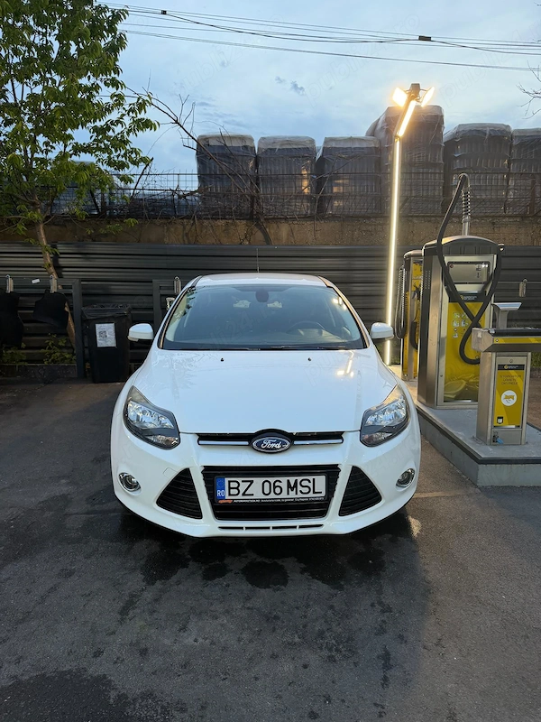 FORD Focus 2013 — imagine 3