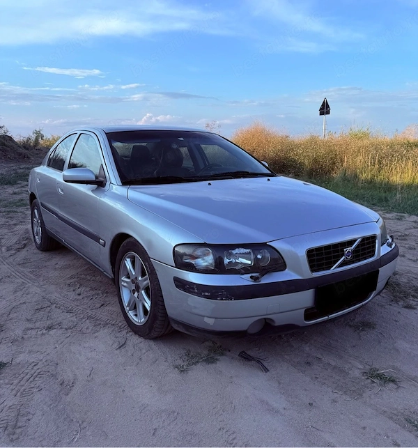 Volvo S60 D5 || 06.2004 || Interior piele || Carlig remorcare || Faruri cu Xenon || 2.4 diesel ||