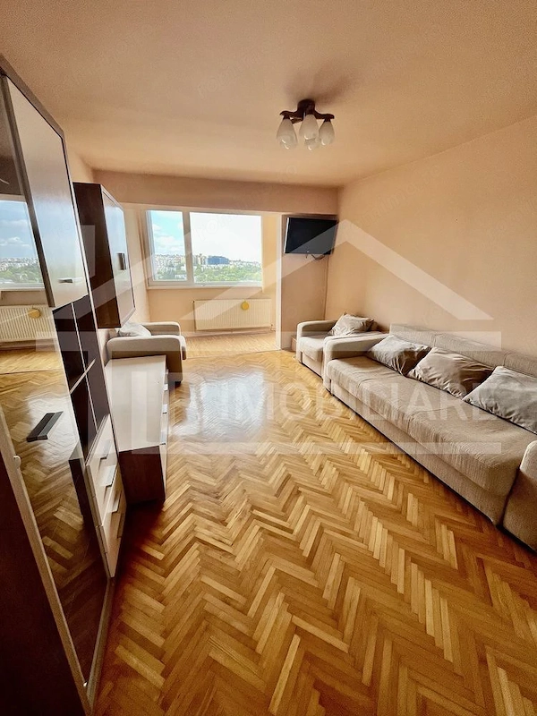 Apartament cu 3 camere, 70 mp, decomandat, Zona Fortuna — fotografia 1