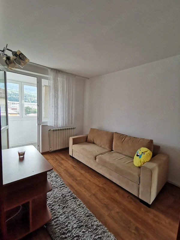 Apartament 3 camere de închiriat, central, Bld Traian, zona spital, școala 2 — fotografia 3