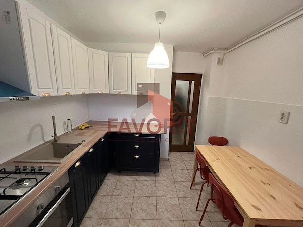 3 camere decomandate | etaj 1 | centrala proprie | 2 bai | Renovat — fotografia 3