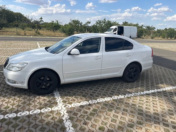 SKODA Octavia 2012 — imagine 2