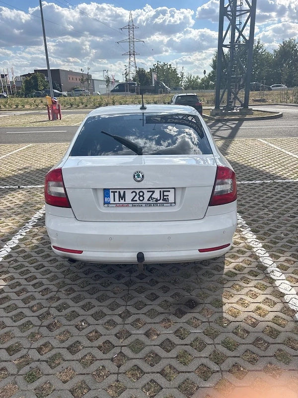 SKODA Octavia 2012 — imagine 3