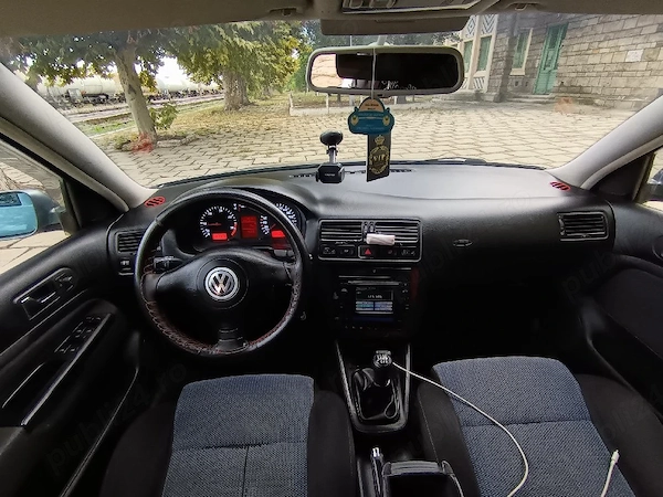 VOLKSWAGEN Bora