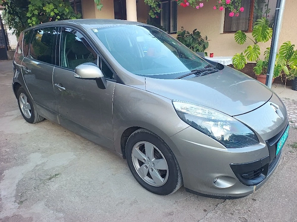 RENAULT Scenic 2010 — imagine 4
