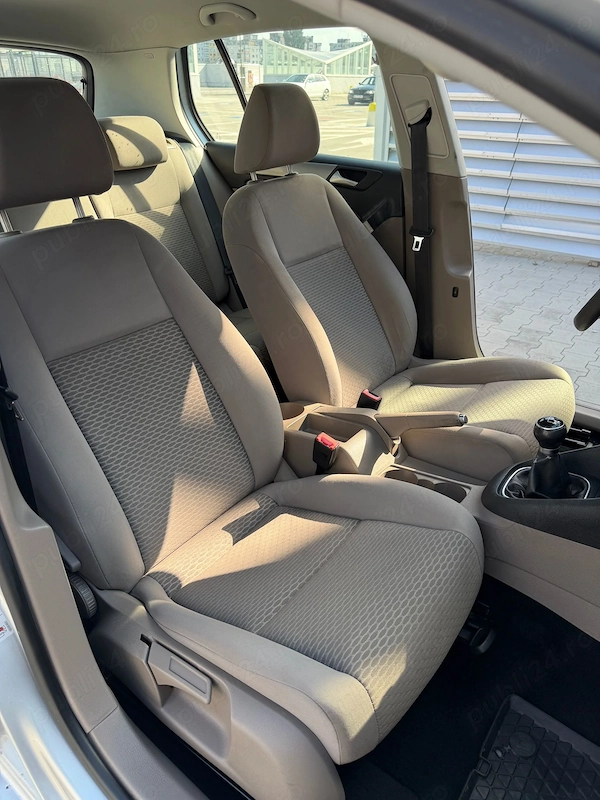 VOLKSWAGEN Golf 2011 — imagine 7