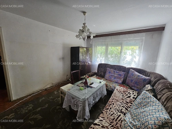 Apartament 3 camere, semidecomandat, parter, confort 2, boxă, Bd. Cetății, aproape de Iulius Mall — fotografia 1