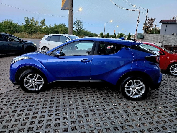 TOYOTA C-HR 2022 — imagine 4