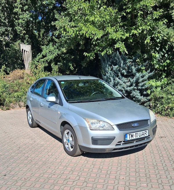 Vand Ford Focus Trend mk2 82000km, benzina