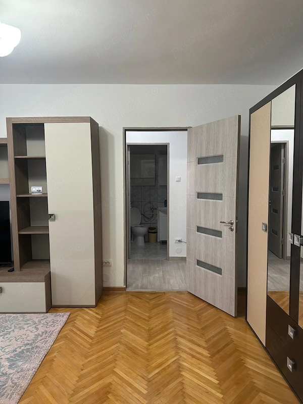 Inchiriez apartament 2 camere complet renovat,mobilat si utilat complet — fotografia 3