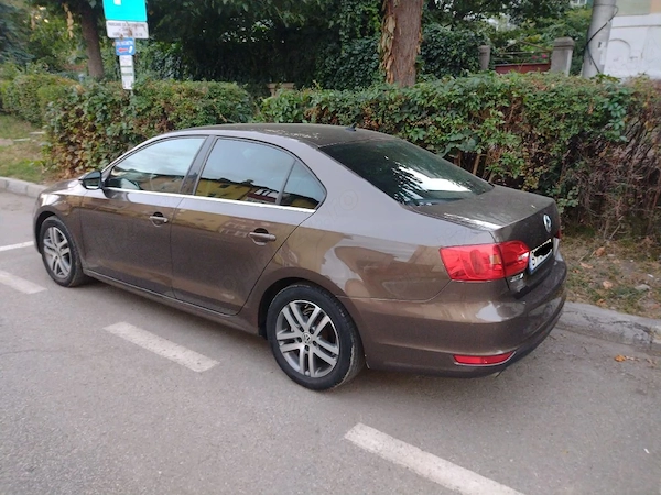 VOLKSWAGEN Jetta 2014 — imagine 3