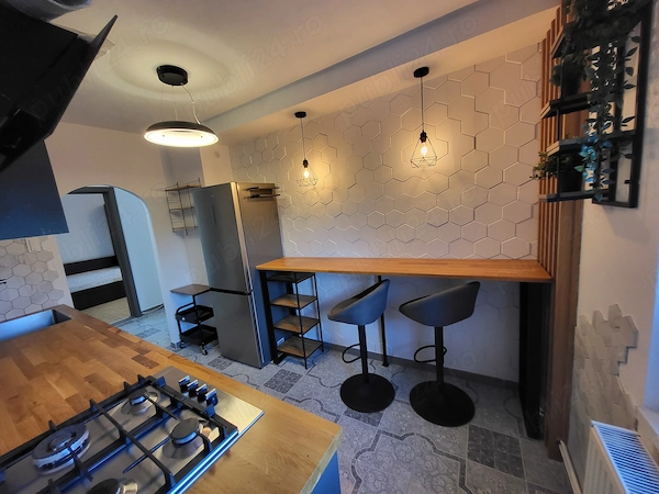 Vand apartament trei camere zona Bucovina, str Matei Basarab — fotografia 1