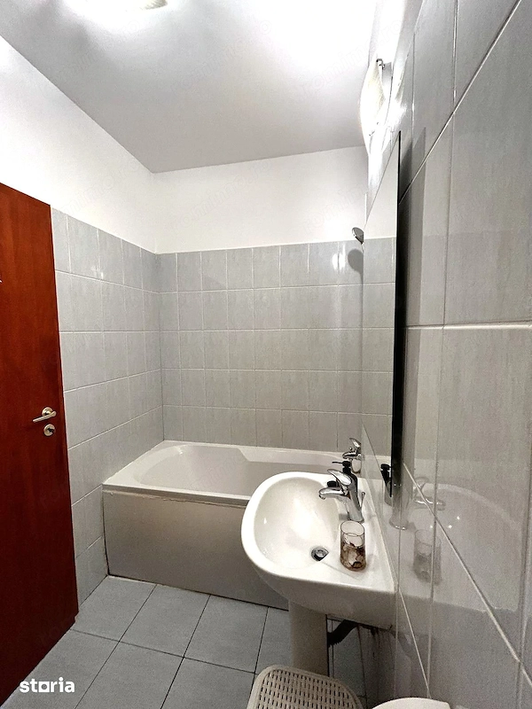 Închiriez Apartament cu 2 camere, parcare inclusă, Complex Răsărit de Soare — fotografia 3