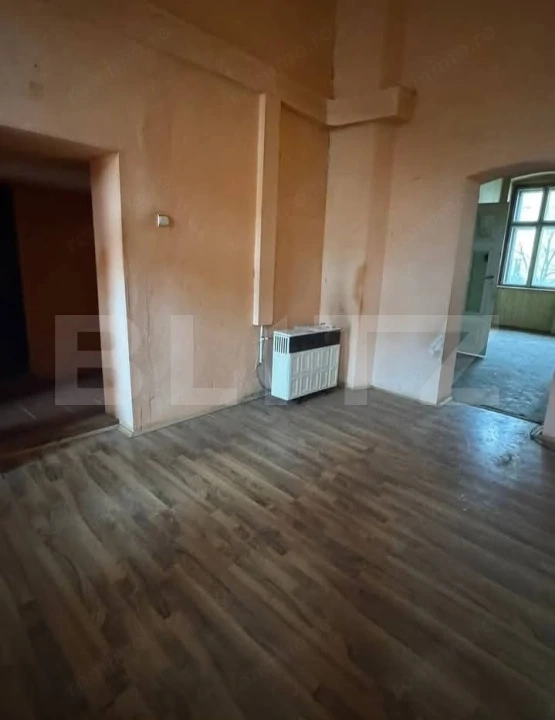 Apartament cu 3 camere ,in zona centrala,89.40mp — fotografia 1