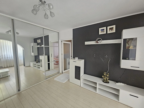 2 camere, etaj 1, stradal, vis-a-vis de Spitalul Militar — fotografia 1