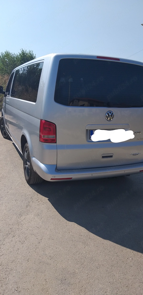 VOLKSWAGEN Caravelle