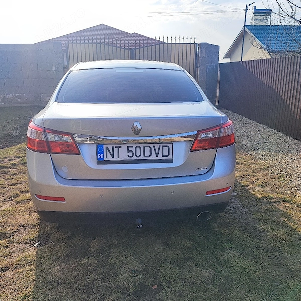 RENAULT Latitude 2011 — imagine 2