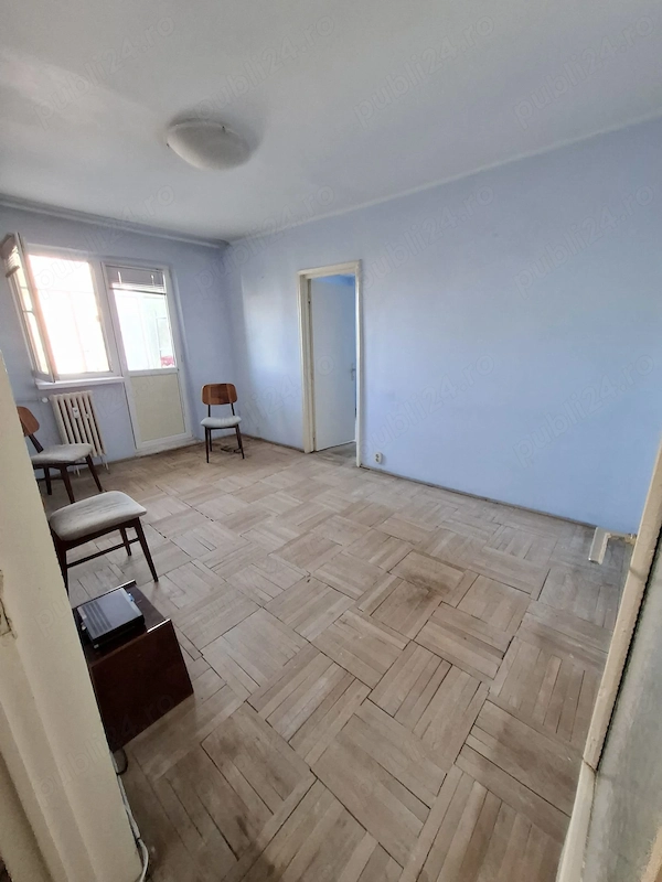 Vand apartament 3 camere, liber, etaj 3, Constanta, cartier Km 4-5 — fotografia 3