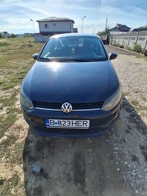 VOLKSWAGEN Polo