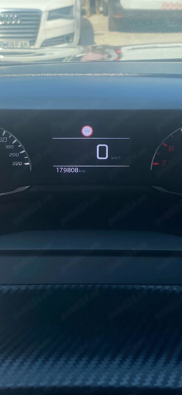 PEUGEOT 2008 2021 — imagine 3