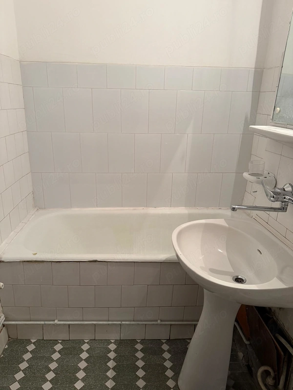 Inchiriez vand apartament doua camere — fotografia 3