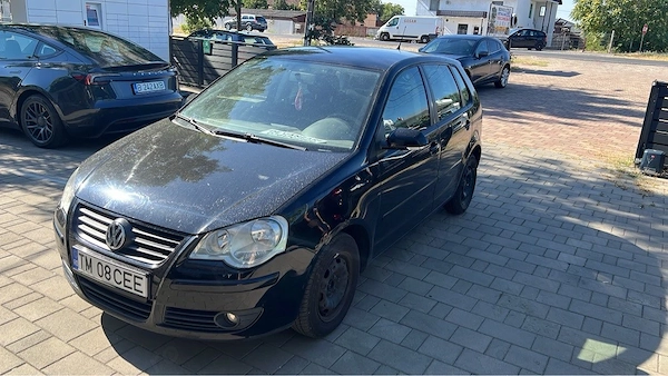 VOLKSWAGEN Polo