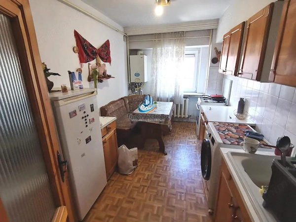 Apartament 2 camere/ B-dul Traian/ Zona Spital / Bloc 1987 — fotografia 3
