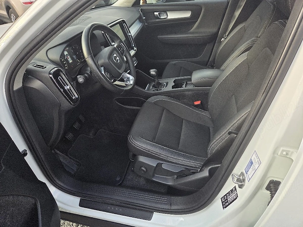 VOLVO XC40 2019 — imagine 8