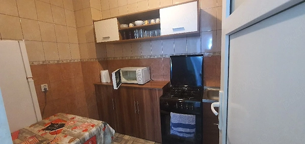 Proprietar Apartament 3 camere DECOMANDAT, Mobilat, Etaj 2, Ultra-Central Vatra Dornei (Vis-a-vis — fotografia 3