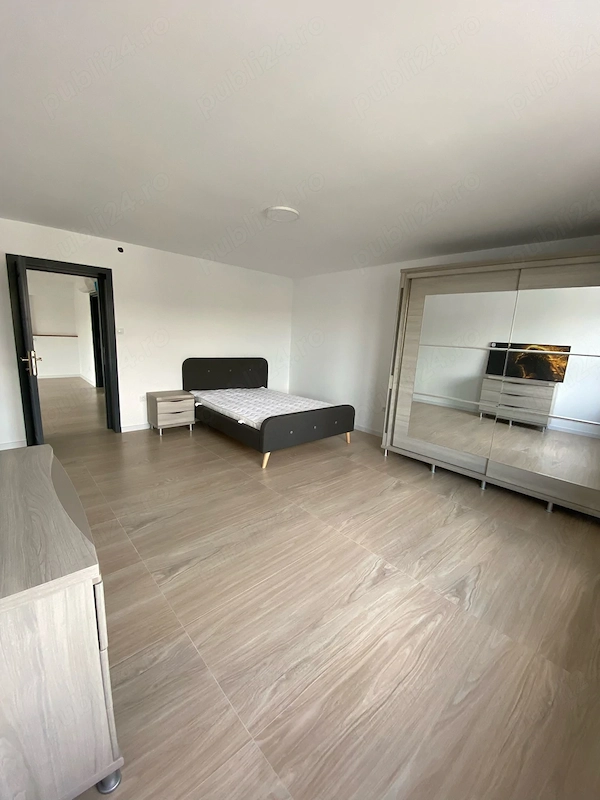 De închiriat apartament cu 3 camere zonă centrală, lângă Cetate — fotografia 3