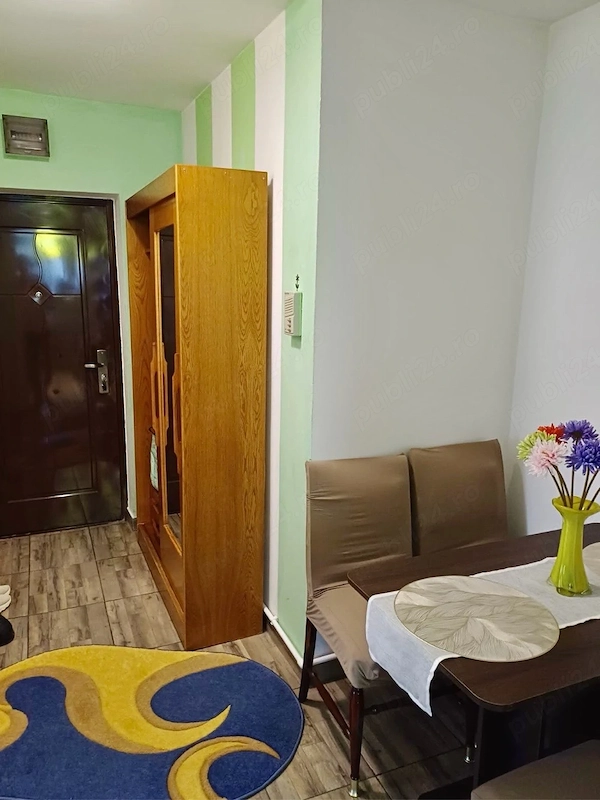 Apartament 2 camere, 55 mp, centrală proprie, zona Piața Centrală Petroșani — fotografia 3