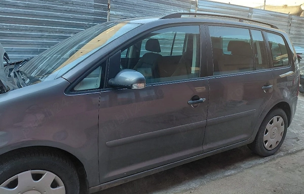 VOLKSWAGEN Touran 2006 — imagine 3