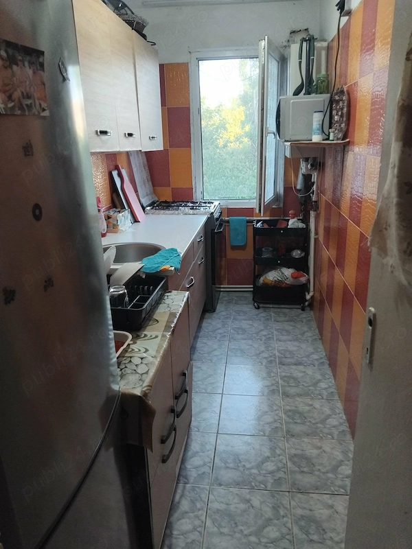Închiriez apartament 2 camere semi-decomandat — fotografia 1