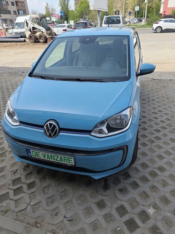 VOLKSWAGEN Up