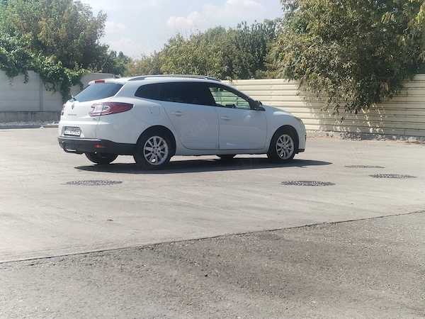 Renault Megane 3-motor-1.5 diesel 110 cai-2013-221 500 km
