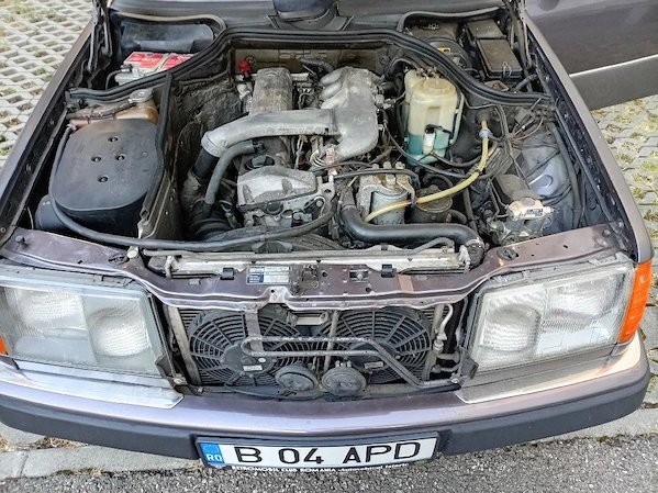 MERCEDES-BENZ E-Class 1991 — imagine 9