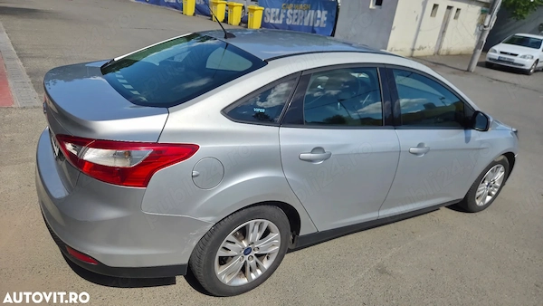 FORD Focus 2011 — imagine 4